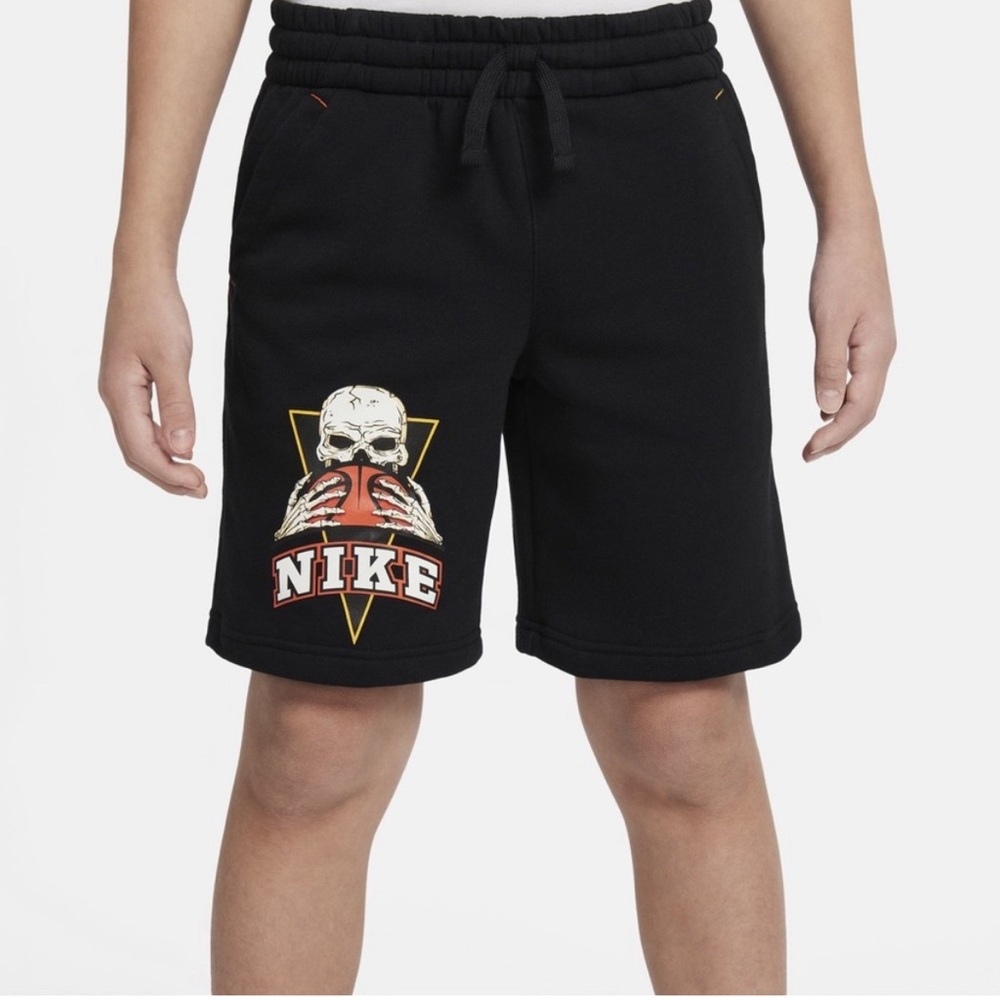 Nike boys club frenzy shorts sz XL youth